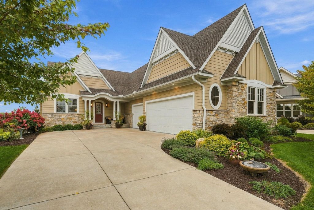 21 Phoebe Lane, North Oaks, MN 55127 — exterior