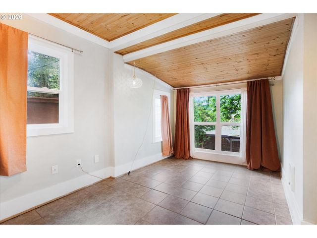 3305 Se SELLWOOD St, Milwaukie, OR 97222