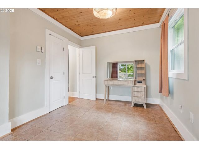 3305 Se SELLWOOD St, Milwaukie, OR 97222