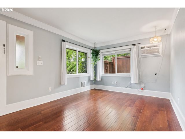 3305 Se SELLWOOD St, Milwaukie, OR 97222