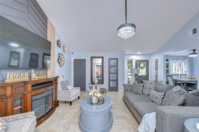 15747 SCRIMSHAW DRIVE, Tampa, FL 33624