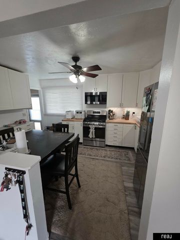 8616 B Street, Omaha, NE 68124