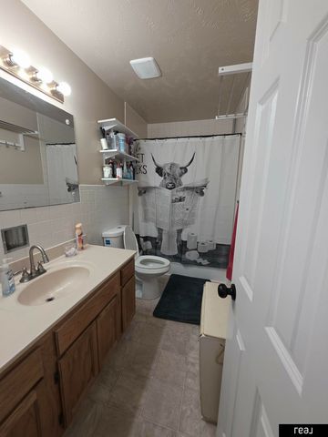 8616 B Street, Omaha, NE 68124