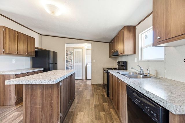 393 W CR 5719, Devine, TX 78016