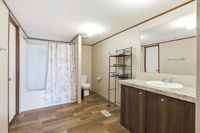 393 W CR 5719, Devine, TX 78016