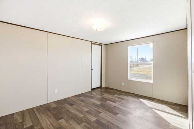 393 W CR 5719, Devine, TX 78016