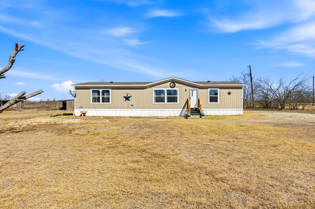 393 W CR 5719, Devine, TX 78016