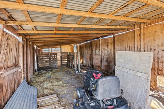 393 W CR 5719, Devine, TX 78016