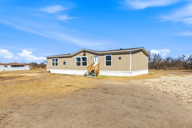 393 W CR 5719, Devine, TX 78016
