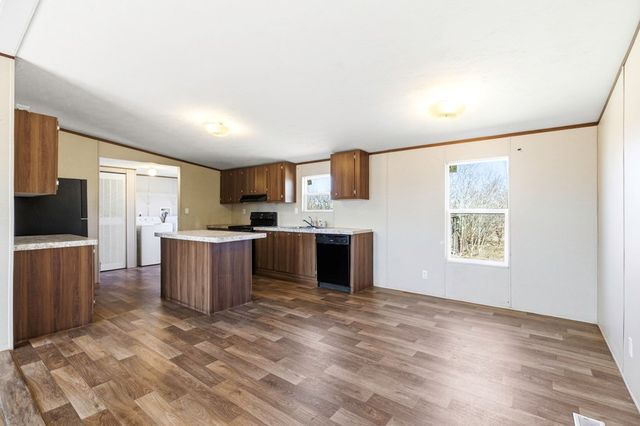 393 W CR 5719, Devine, TX 78016