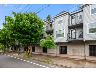 20 Se 172ND Ave 104, Portland, OR 97233