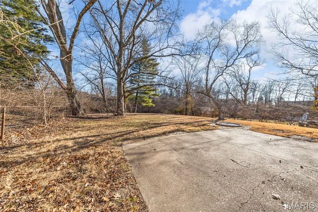 11648 Galba Drive, Florissant, MO 63033