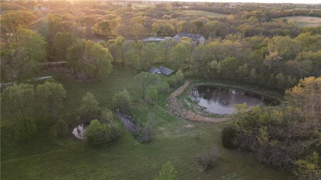 14298 Leavenworth Road, Basehor, KS 66007