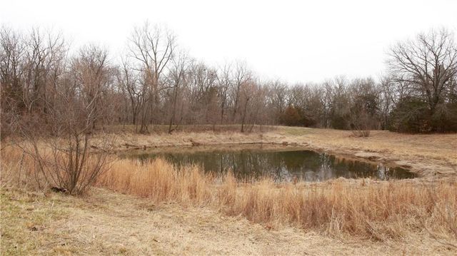 14298 Leavenworth Road, Basehor, KS 66007