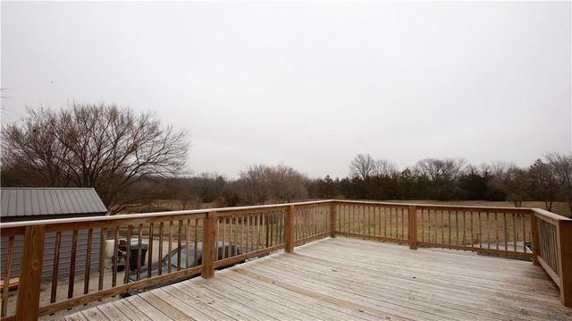 14298 Leavenworth Road, Basehor, KS 66007