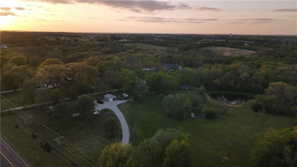 14298 Leavenworth Road, Basehor, KS 66007
