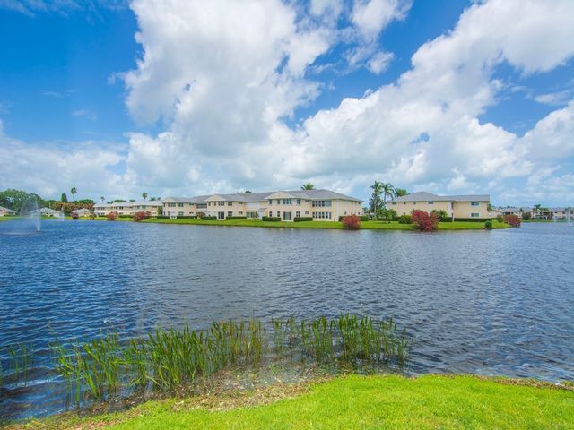 500 Grove Isle Circle 206, Vero Beach, FL 32962