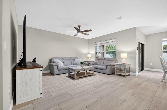 6109 NW Regent Street, Port St. Lucie, FL 34983