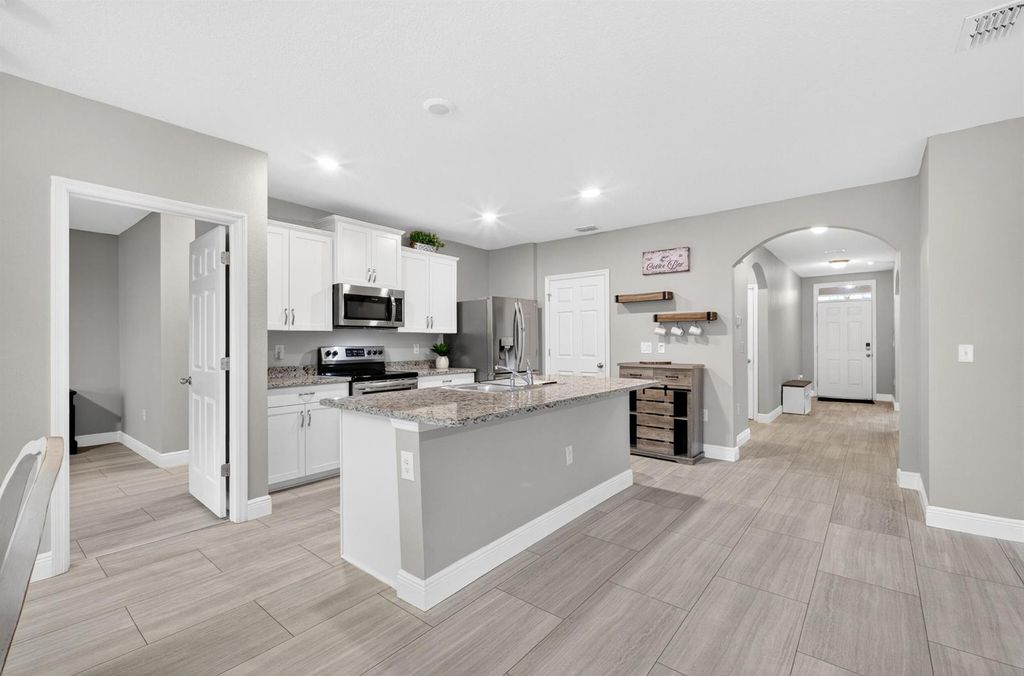 6109 NW Regent Street, Port St. Lucie, FL 34983