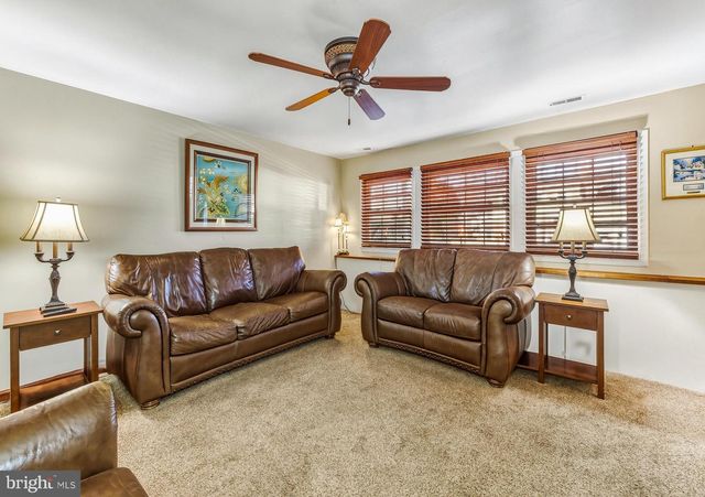 831 RICHMOND DR, Sicklerville, NJ 08081