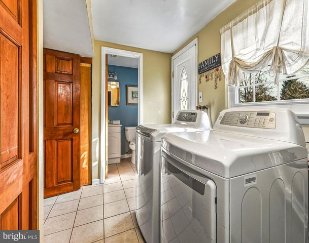 831 RICHMOND DR, Sicklerville, NJ 08081