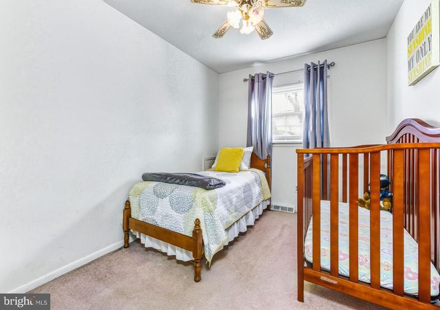 831 RICHMOND DR, Sicklerville, NJ 08081