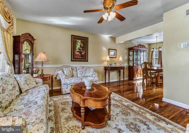 831 RICHMOND DR, Sicklerville, NJ 08081