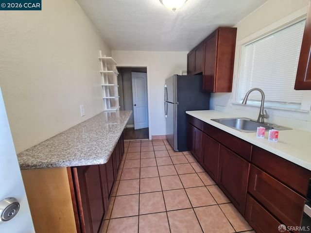 100 12th st, Richmond, CA 94801