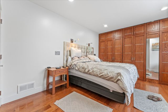 4122 W Grand Avenue, Chicago, IL 60651