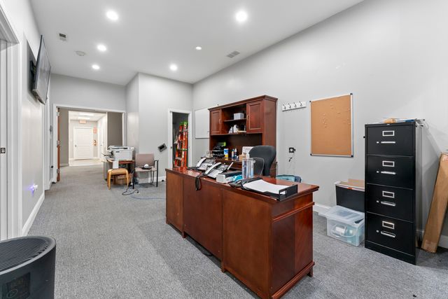 4122 W Grand Avenue, Chicago, IL 60651