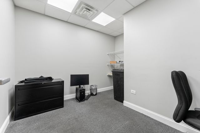 4122 W Grand Avenue, Chicago, IL 60651