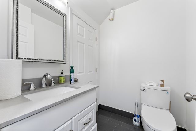 4122 W Grand Avenue, Chicago, IL 60651