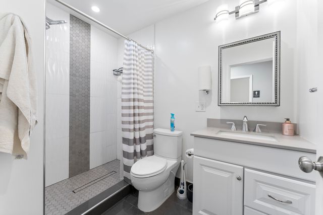 4122 W Grand Avenue, Chicago, IL 60651