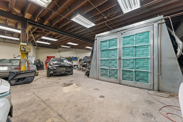 4122 W Grand Avenue, Chicago, IL 60651