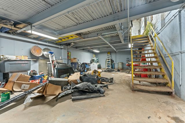 4122 W Grand Avenue, Chicago, IL 60651