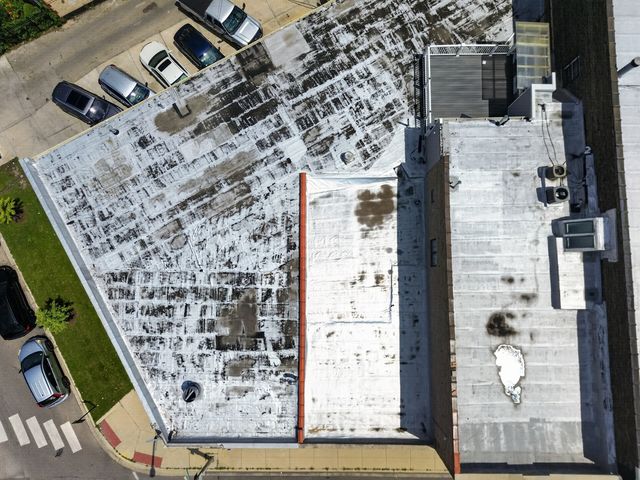 4122 W Grand Avenue, Chicago, IL 60651