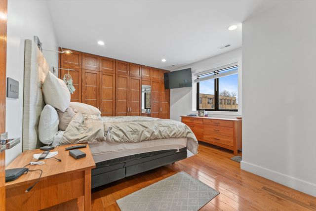 4122 W Grand Avenue, Chicago, IL 60651