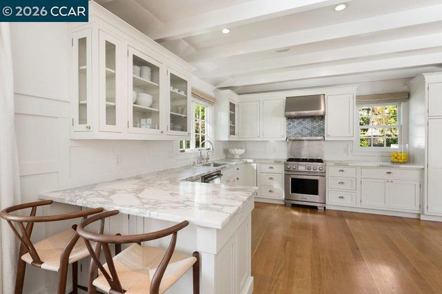 42 Brookside Rd, Orinda, CA 94563