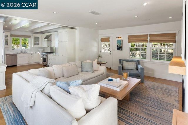 42 Brookside Rd, Orinda, CA 94563
