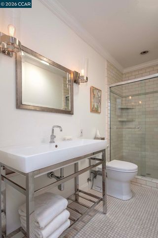 42 Brookside Rd, Orinda, CA 94563
