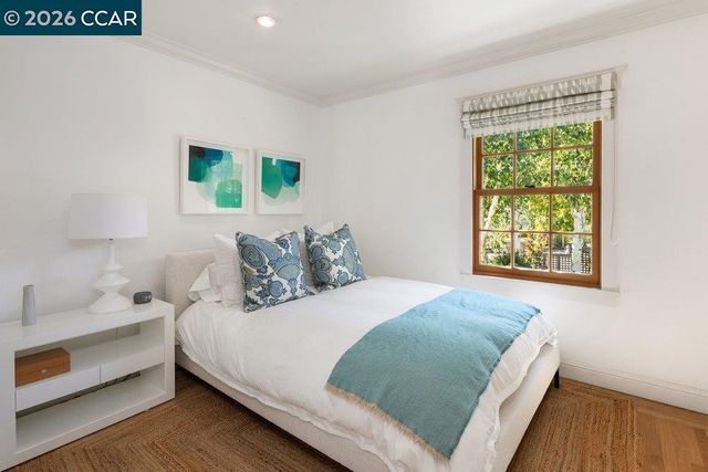42 Brookside Rd, Orinda, CA 94563