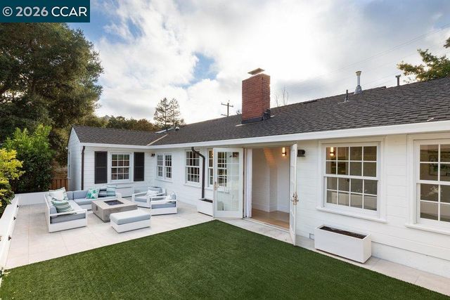 42 Brookside Rd, Orinda, CA 94563