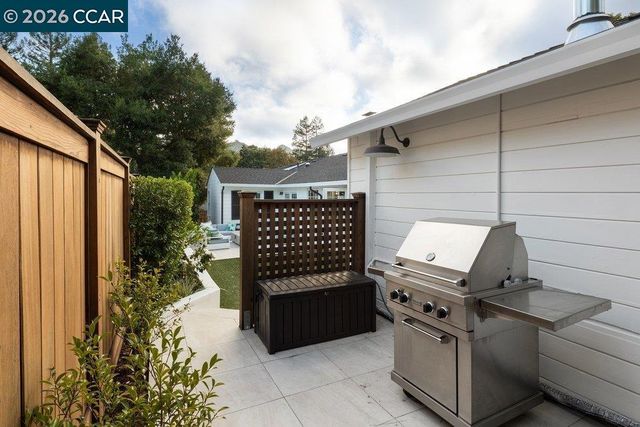 42 Brookside Rd, Orinda, CA 94563