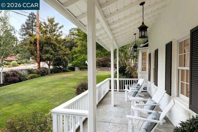 42 Brookside Rd, Orinda, CA 94563