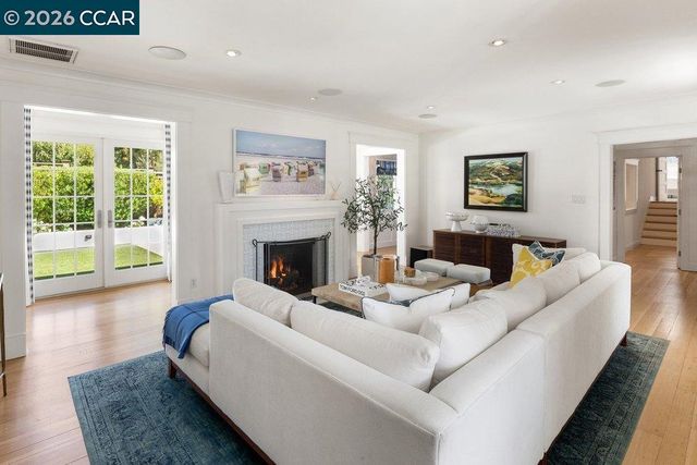 42 Brookside Rd, Orinda, CA 94563