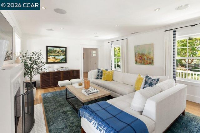 42 Brookside Rd, Orinda, CA 94563