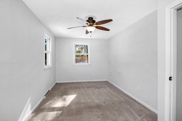 4 Therriault Avenue, Salem, NH 03079