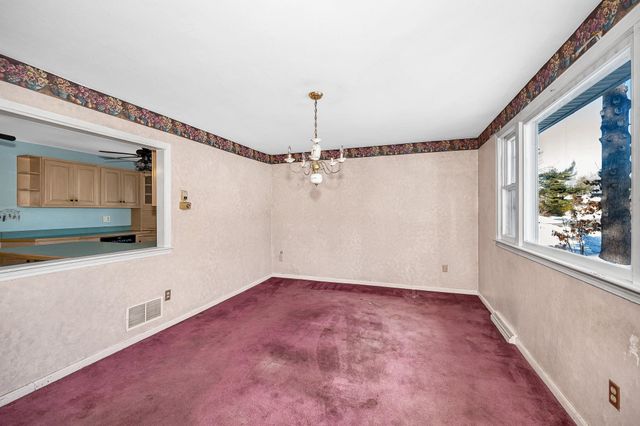 4 Therriault Avenue, Salem, NH 03079