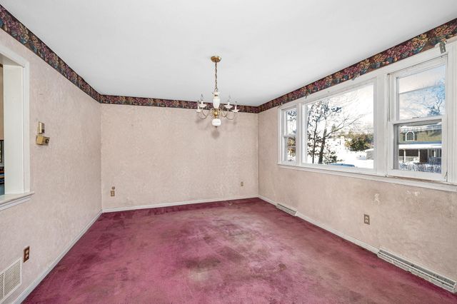 4 Therriault Avenue, Salem, NH 03079