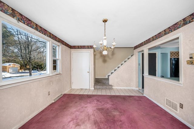 4 Therriault Avenue, Salem, NH 03079